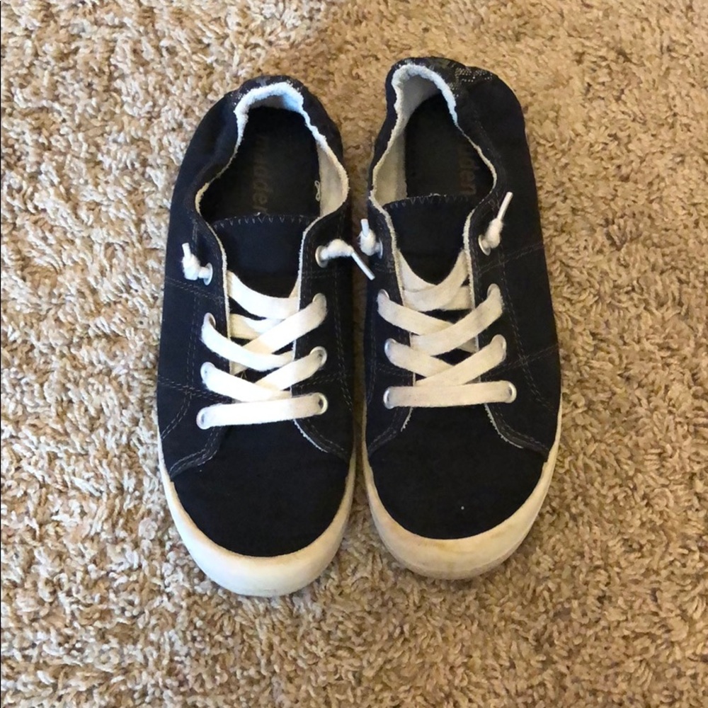 Women’s size 7.5 madden shoes